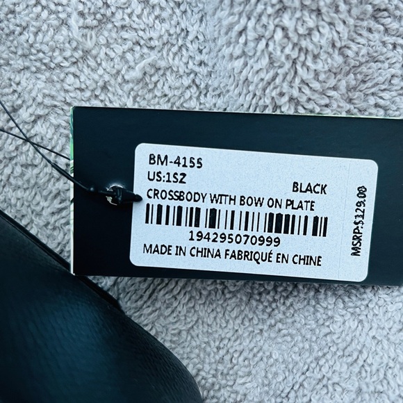 Badgley Mischka Elegant Black With Bow Handbag - Picture 3 of 3